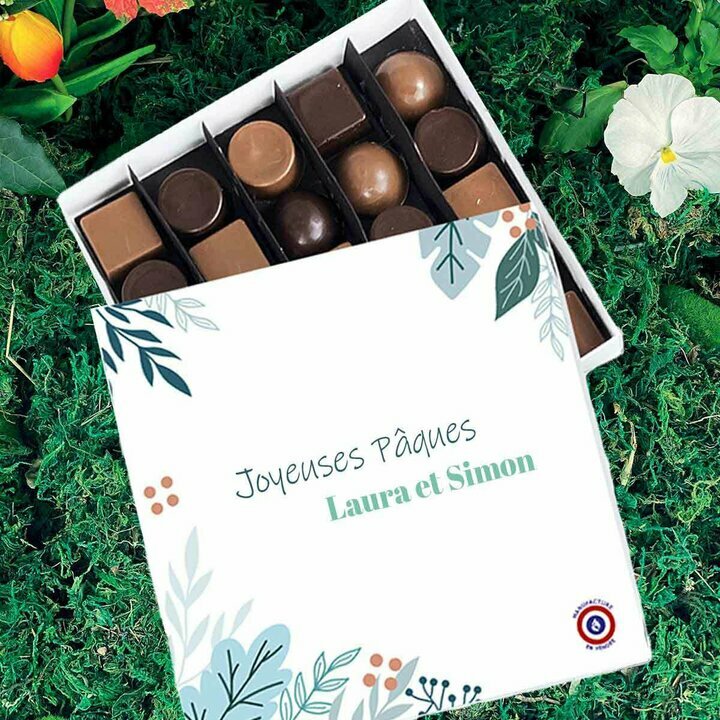 Coffret personnalis avec votre texte pour Pques avec des chocolats fins faibles en sucre