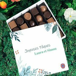 Coffret personnalis avec votre texte pour Pques avec des chocolats fins faibles en sucre