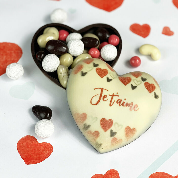 Coffret coeur bombé ouvert personnalisé "Je t'aime" pour la Saint Valentin