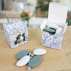 Bote cube personnalise avec une photo et du texte sur le thme "Fleur Bleue"