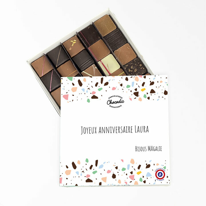 Coffret ouvert de chocolats fins personnalis avec votre message