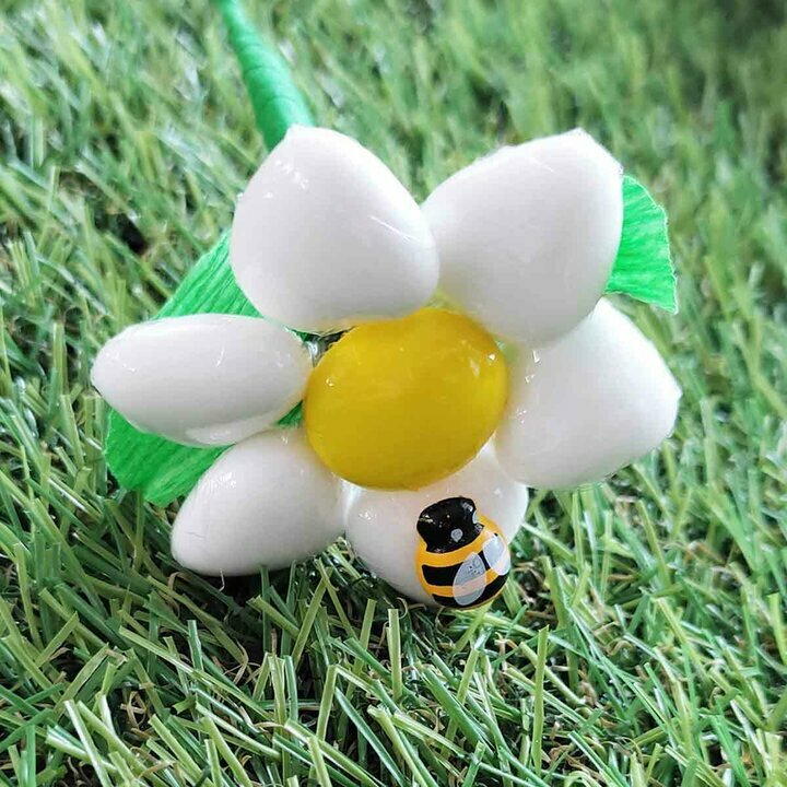 Fleurs de dragées mini marguerite abeille blanc