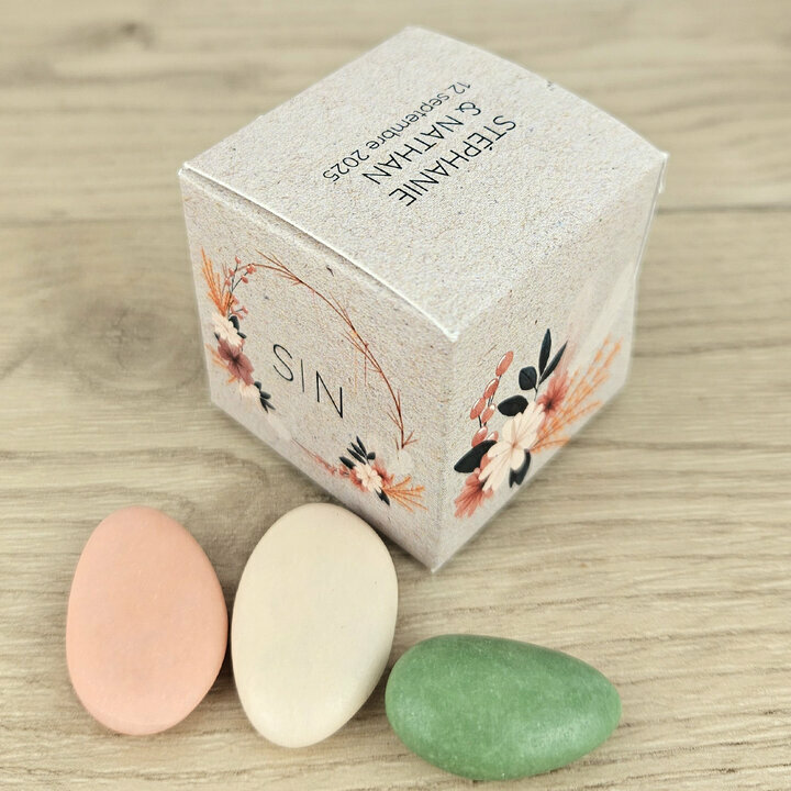 Boite  drages cube petit modle ''Fleurs sches'' personnalise Texte