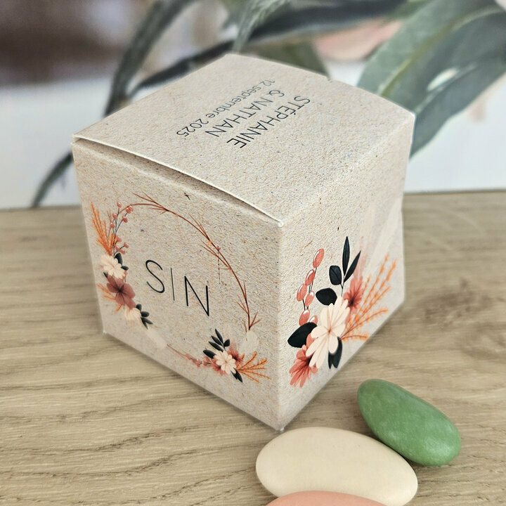 Boite  drages cube grand modle ''Fleurs sches'' personnalise Texte