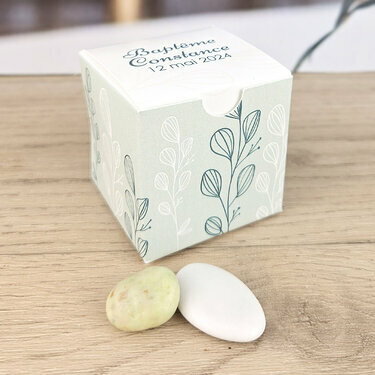 Boite à dragées cube ''Eucalyptus'' personnalisée