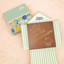 Pr�te � Croquer - Mod�le Joyeux Anniversaire Chocolat Lait Enveloppe Mod�le Fleurs